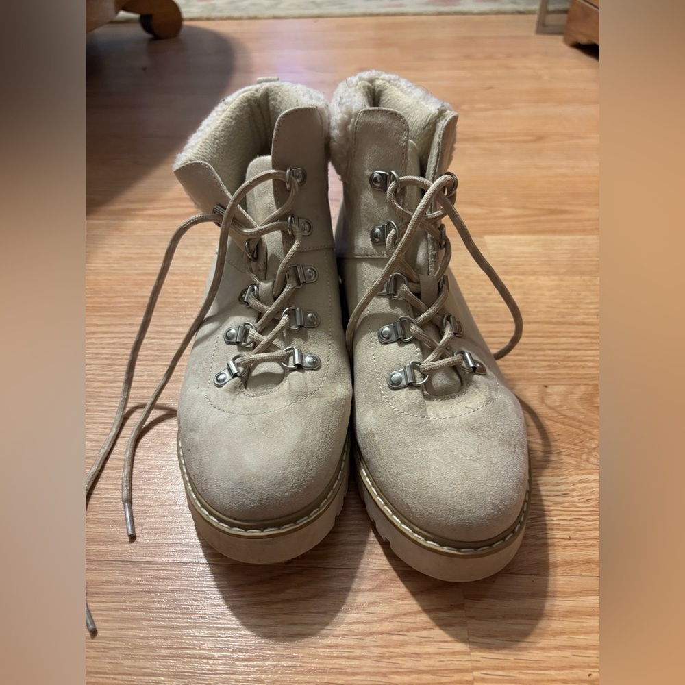 Kohl's Beige Lace-Up Boots